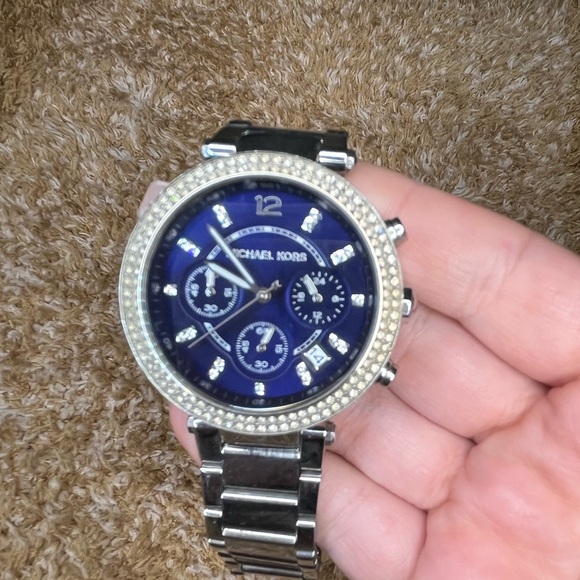 Michael Kors Watch - Picture 6 of 7